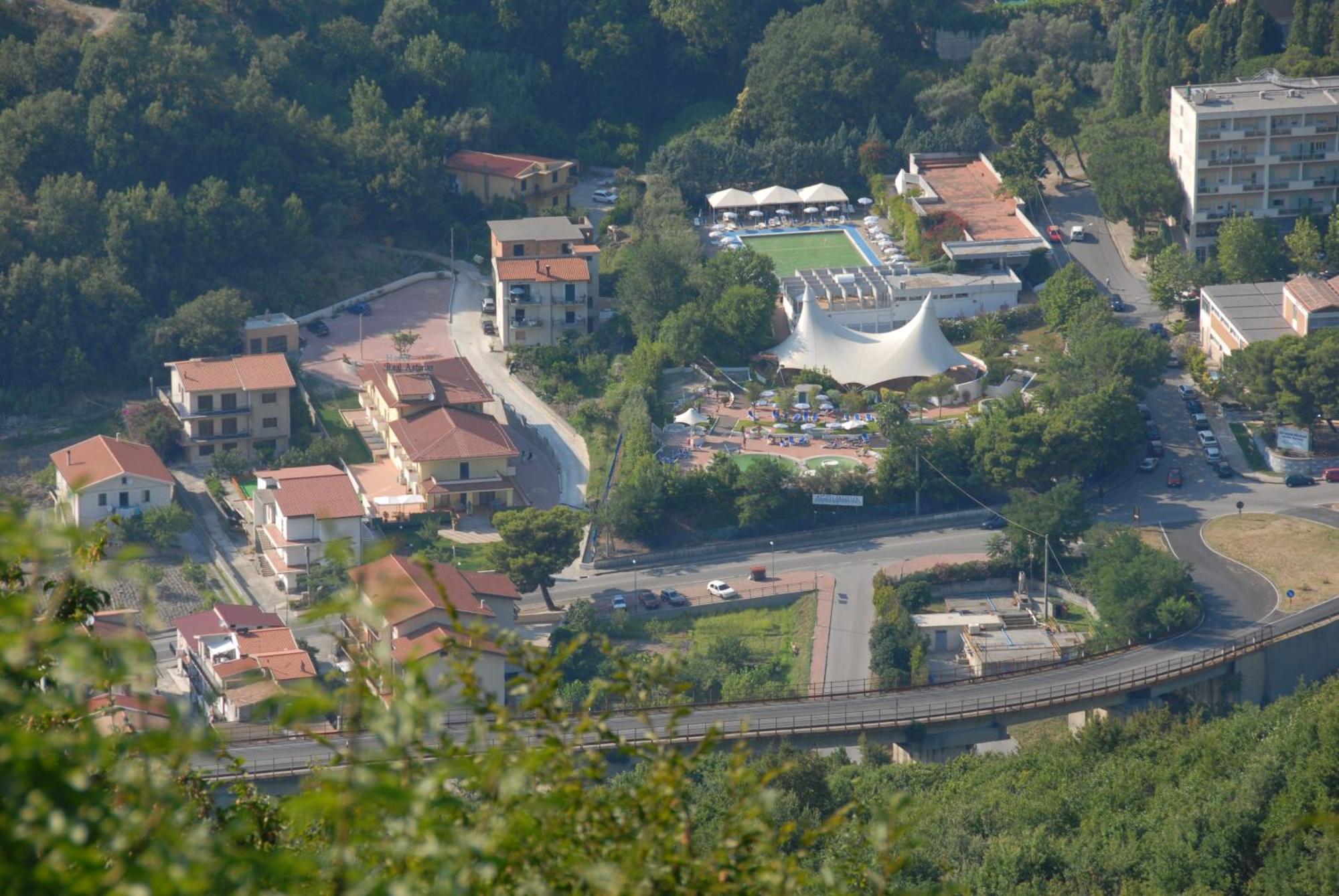Real Asturias Hotel Acquappesa Bagian luar foto