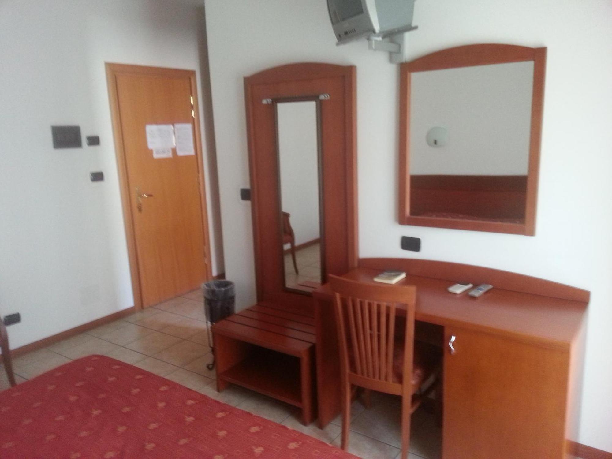 Real Asturias Hotel Acquappesa Ruang foto